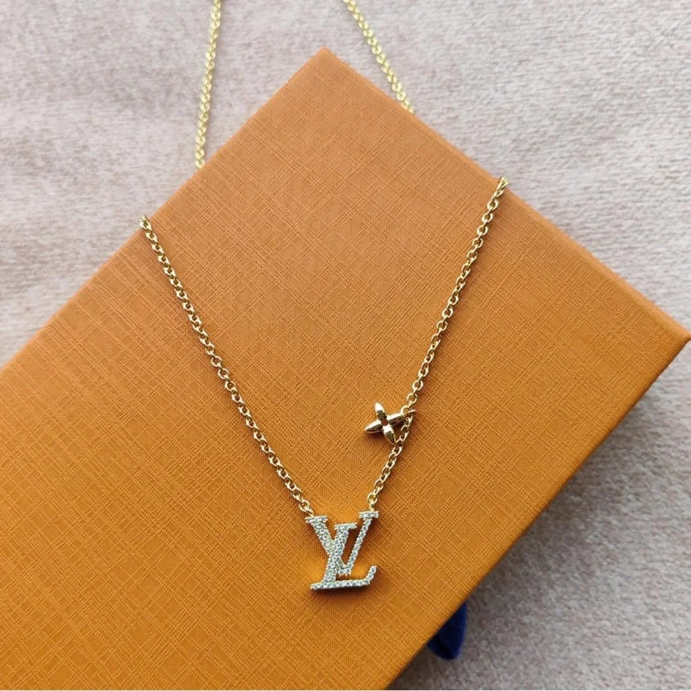 LV Monogram & Quatrefoil Gold Necklace - Picture 1 of 5